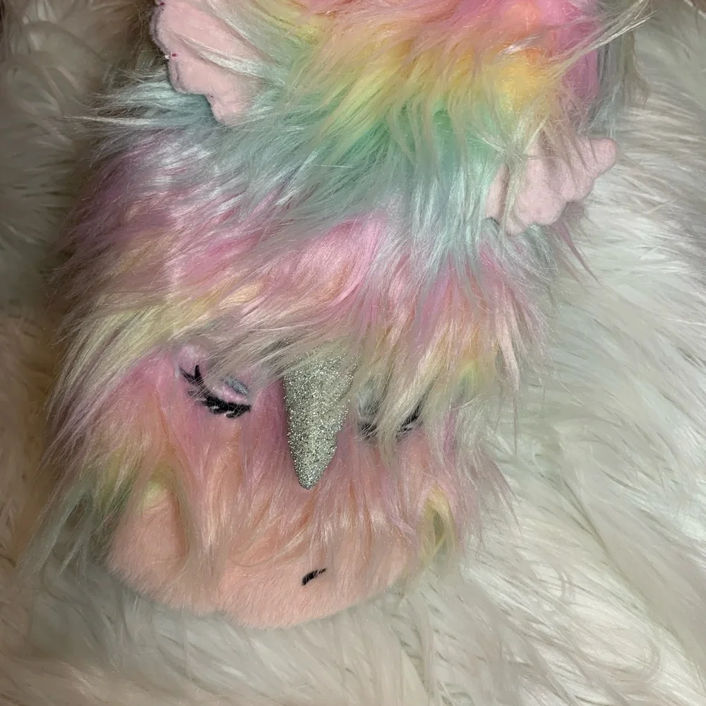 OOOH GEEZ OOOH YEAH rainbow funcky unicorn novelty slipper socks NWT one size